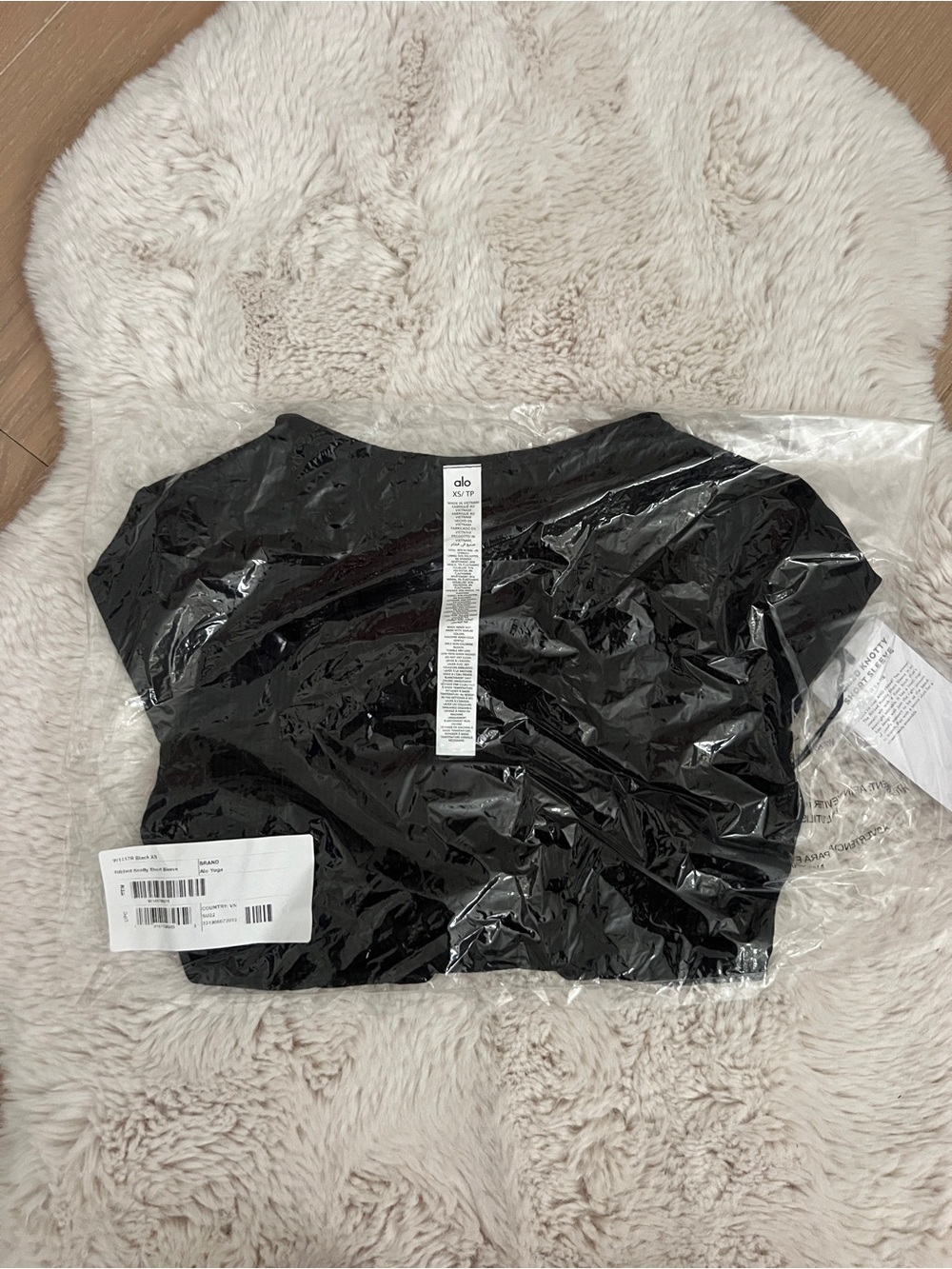 ALO Yoga Black Short Sleeve Crop Top
